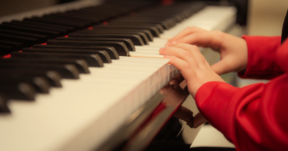 Lees over de beste manieren om piano te leren spelen